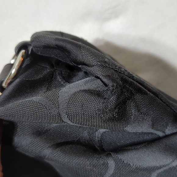 Coach Signature Hobo - Picture 11 of 13